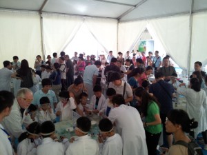 A sea of science hungry children